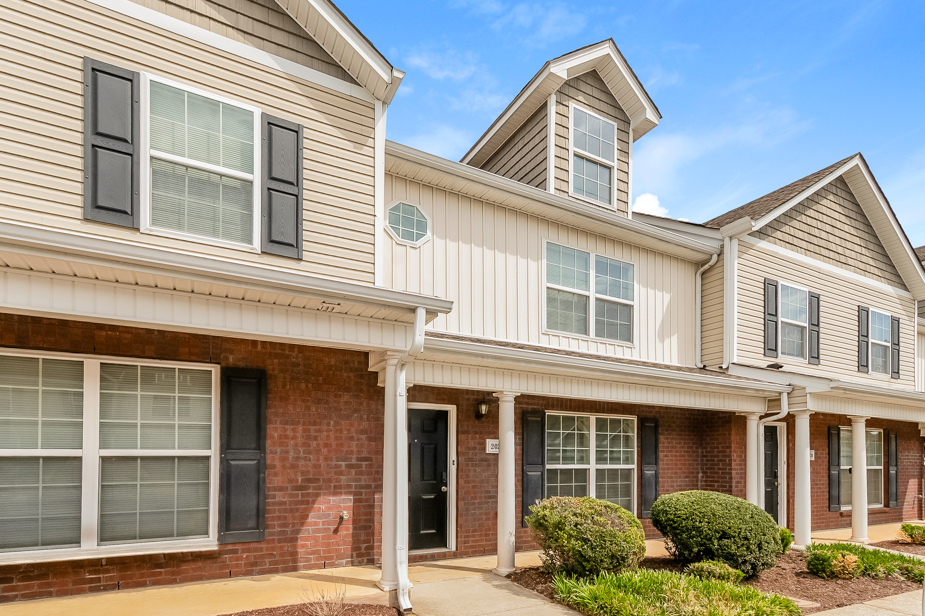 2029 George Buchanan Dr La Vergne, TN 37086